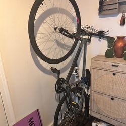 Women’s Nishiki Bike with Storage Rack, Water Bottle Holder, and Kick Stand