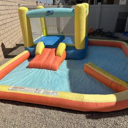Water Bounce House 