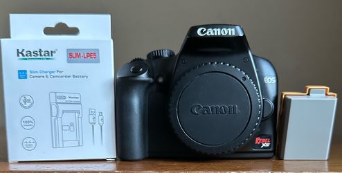 Canon EOS Rebel XS Digital SLR Camera