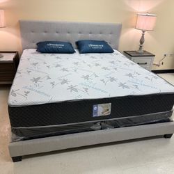 King or Queen Bedroom Set - Delivery Available 🚚🔥