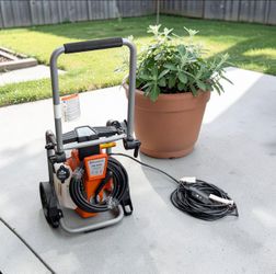 Husqvarna 2000 psi Pressure washer {hose&Gun included}