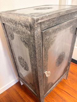 Small cabinet