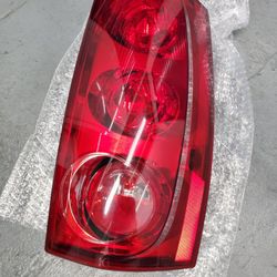 2007 GMC Yukon Tail Lamp