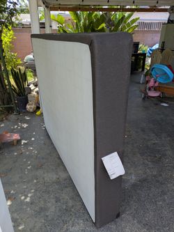 Queen king box spring