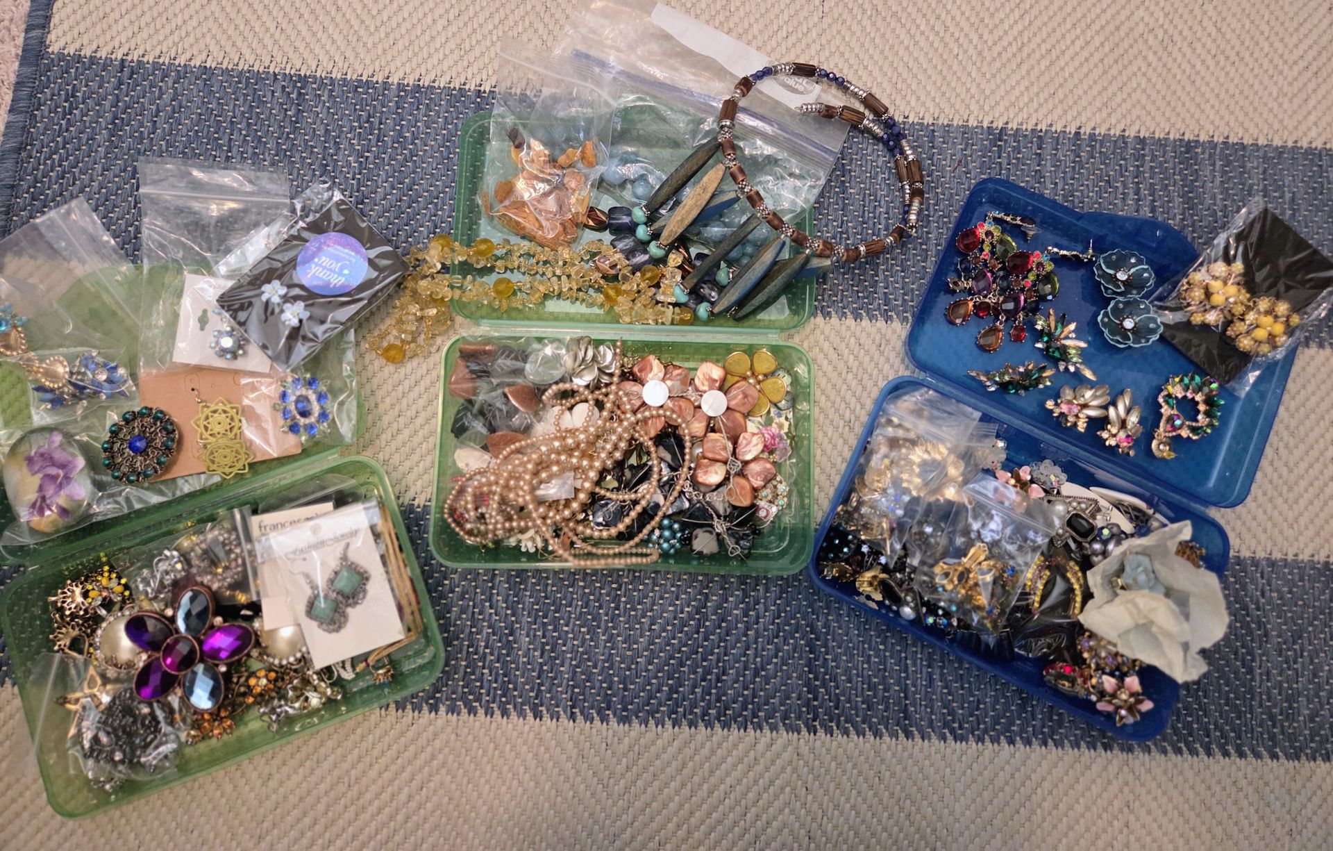 Antique Broches and pins