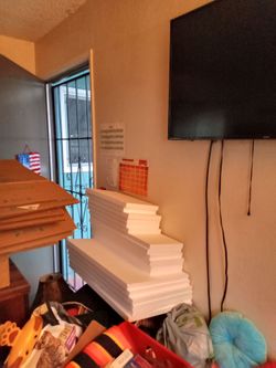 FREE CLEAN SOILD STYROFOAM