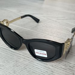 True Religion Sunglasses TR93421-D1B-S Women's 100% UV Protection