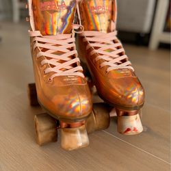 LIKE NEW Size 8 Rose Gold Impala Rollerskates ☀️ Carrying case, kneepads, elbowpads, wristpads