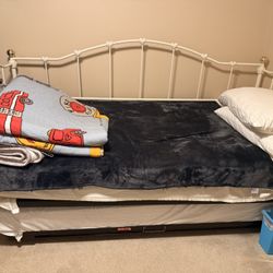 Trundle Bed 