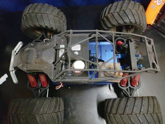 Traxxas tmaxx roller