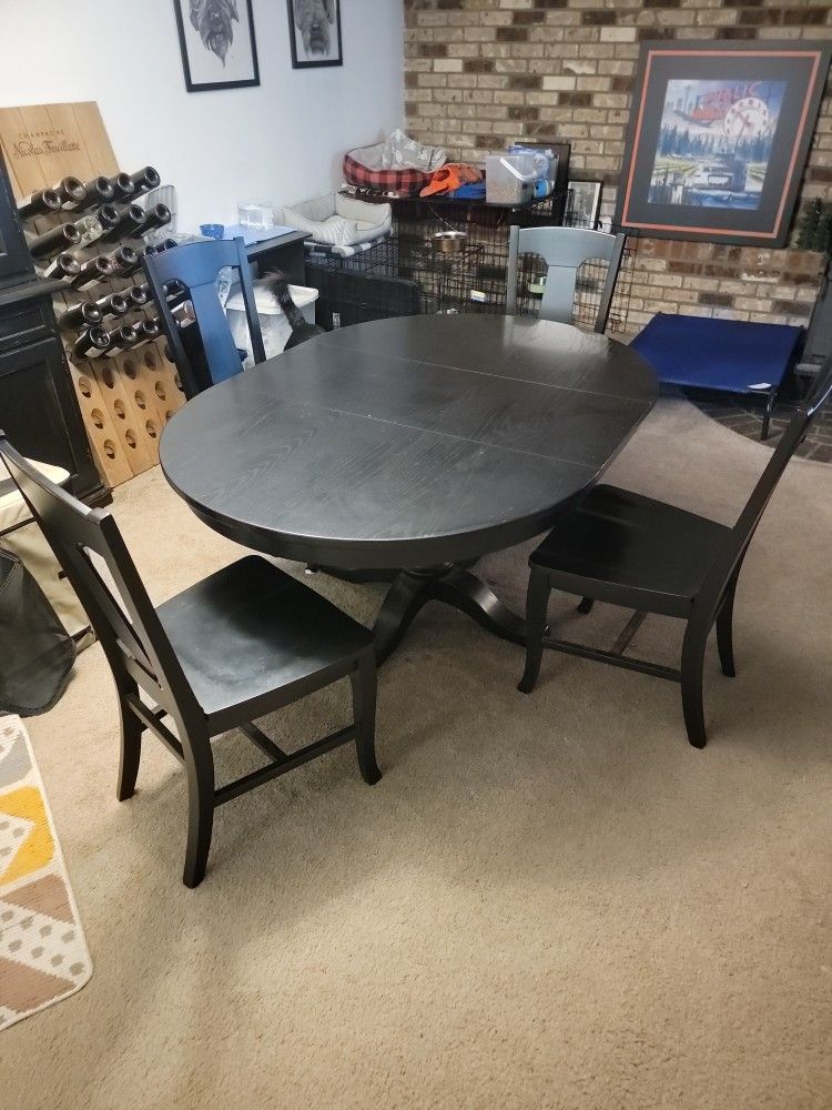 Kitchen Table With Removable Center Insert And 4 Chairs 