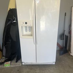 Kenmore side-by-side refrigerator,