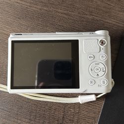 Samsung WB800F 16.3MP Smart Camera – White – 21x Zoom, Wi-Fi & Touchscreen