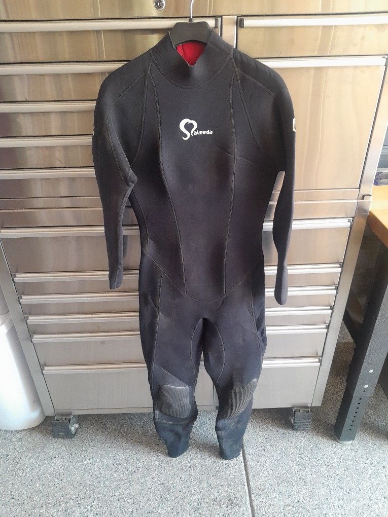 Large Ladies Wet Suit