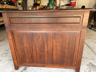 Freestanding Bar