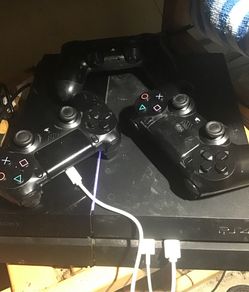 PS4 with 3 controllers