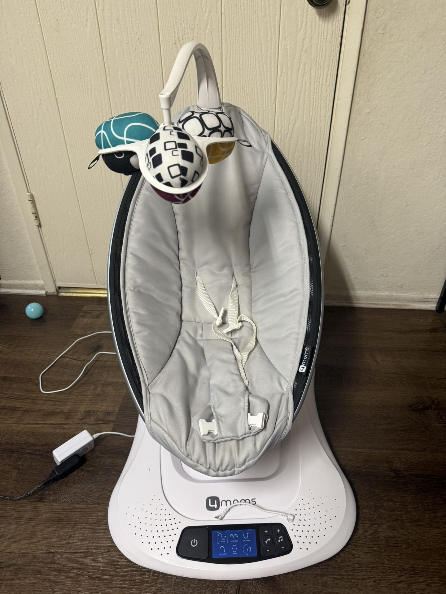 4 moms Baby Swing mamaRoo 4