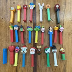 Pez Dispensers Lot Of 25 (Riverside) 