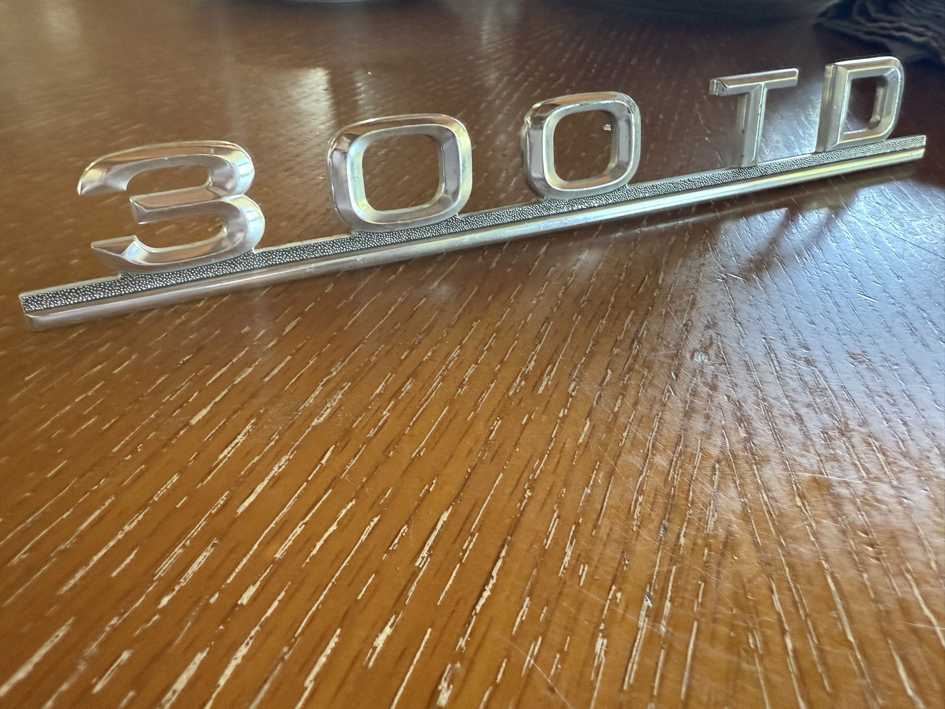 300 TD Wagon Emblem Original