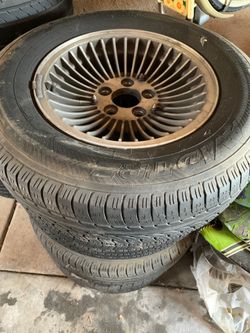 Full set of tires for a mercury grand marquis’s in good condition