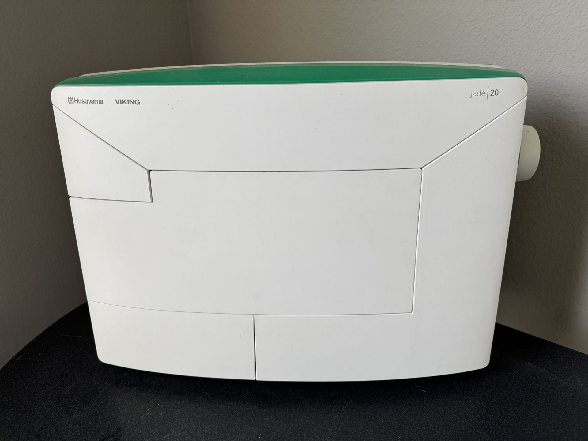Jade 20 Sewing Machine And Desk