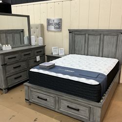 4 PC Queen Bedroom Set $2559