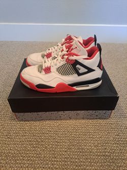 Jordan 4 - Fire Red size 9.5