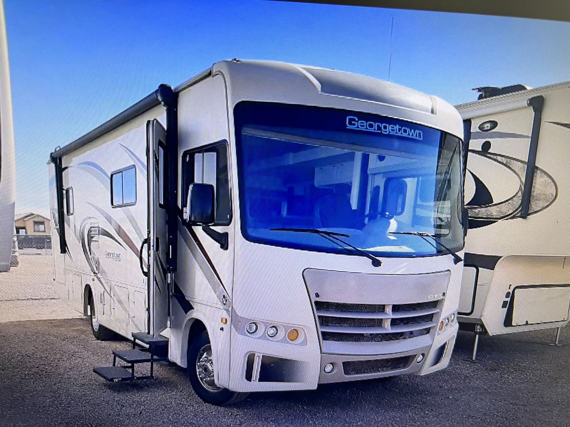 2018 GORGETOWN 30X 3 Series