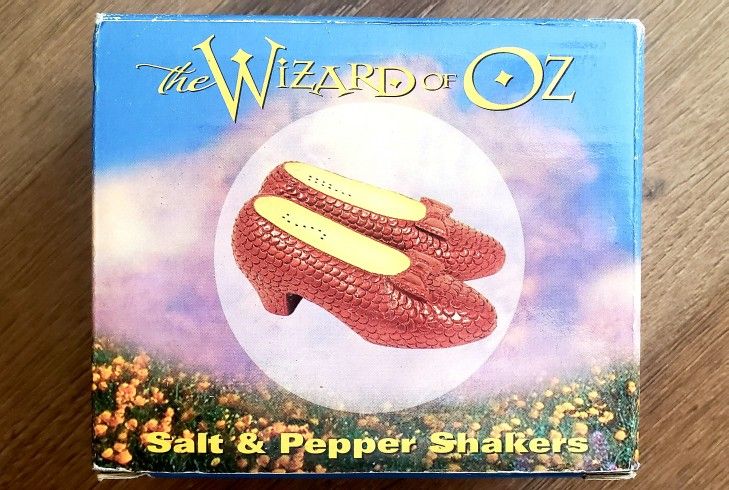 Wizard Of Oz Ruby Slipper Salt & Pepper Shakers New