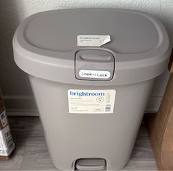 Trash can