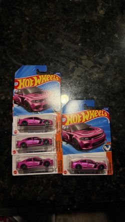 Hot wheels dodge charger hellcat pink