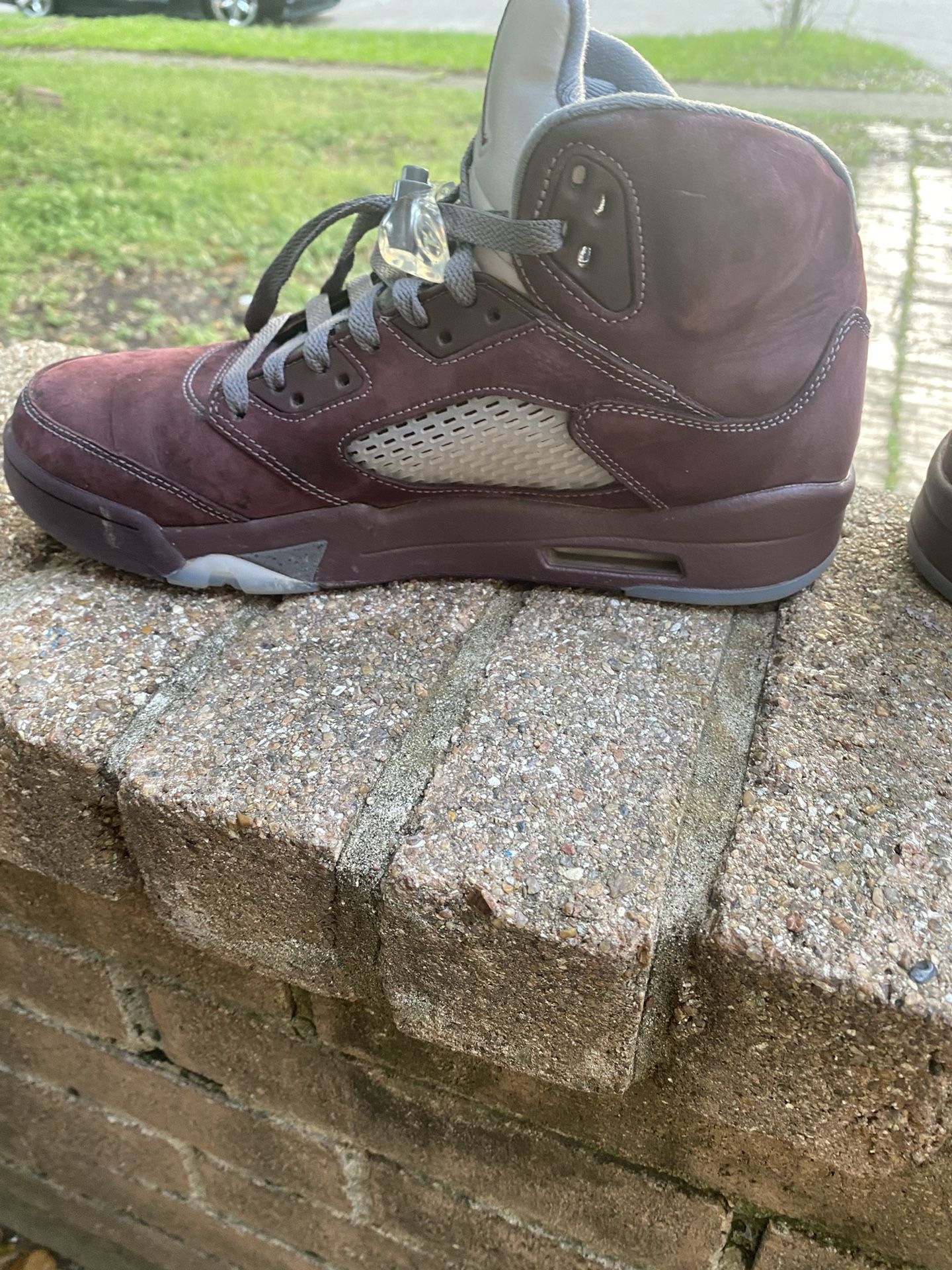 Jordan 5 Retro Burgundy