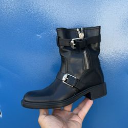 Gucci Black "Edie" Ankle Style #246702 Boots Size: EU 36.5 / US 6.5 NEW