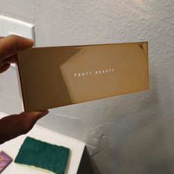 Fenty Beauty Eyeshadow Pallet 