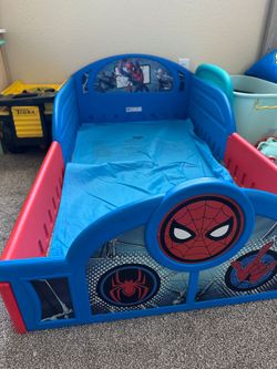 Toddler bed