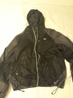 New Balance windbreaker women's size extra large in excellent shape check out all my other postings