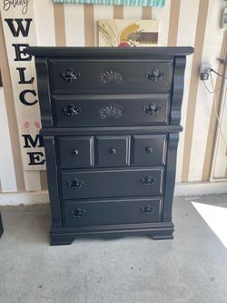Dresser good condition color black free local delivery