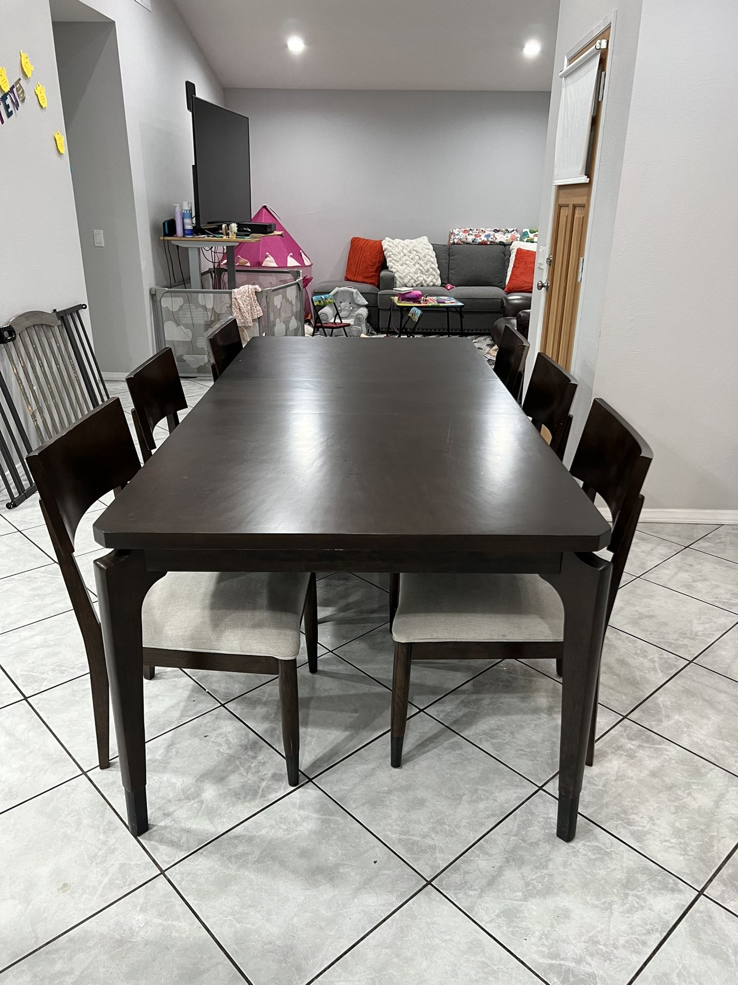 Macys Dining Room Table And 6 Chairs