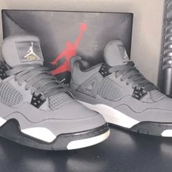 Jordan 4’a Size 4.5