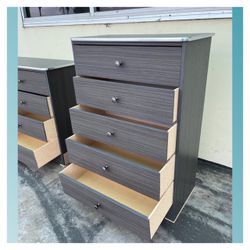 5 drawers dresser / Five drawers dresser