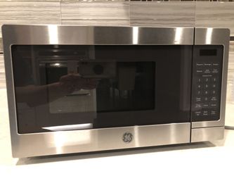 GE MICROWAVE 0.7 SIZE