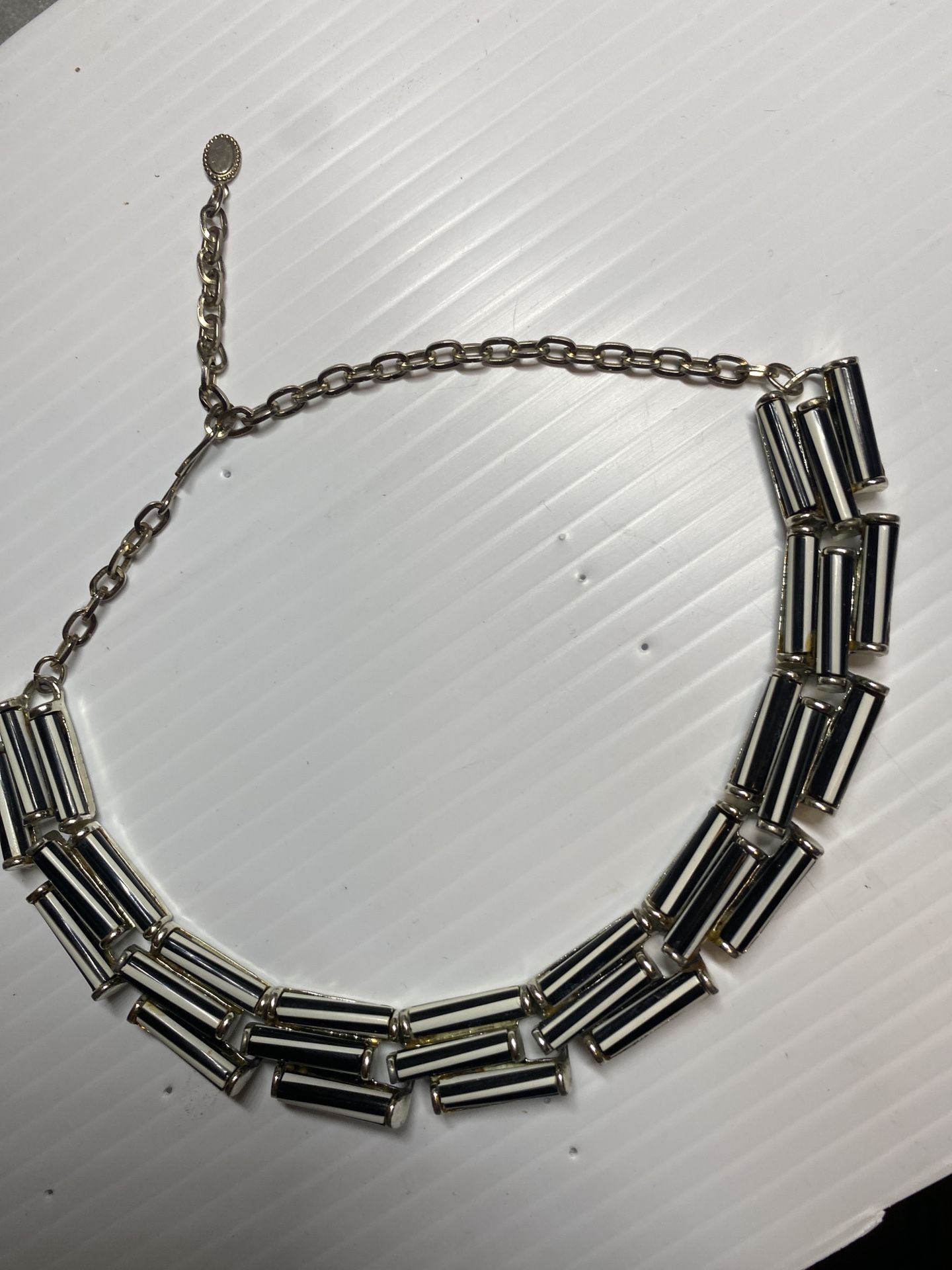 Art Deco black and white lucite choker