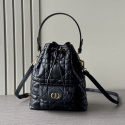 Top-notch women's bucket bag