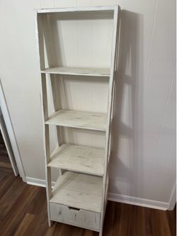 Ladder shelf
