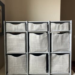 $25 9-CUBE CLOSET ORGANIZER PICK UP IN FEDERAL WAY