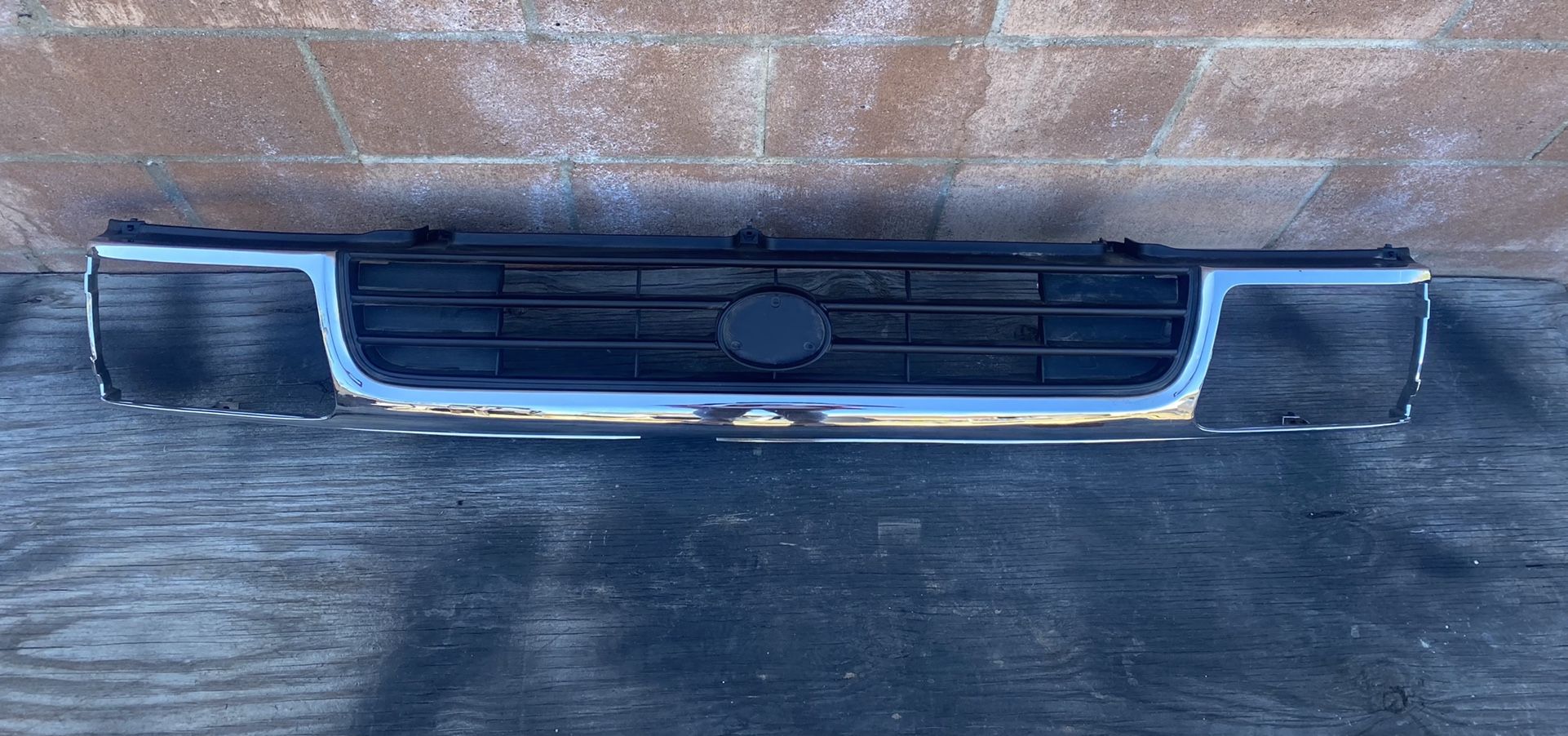 1(contact info removed) Front Grille 4 Runr Toyota