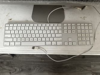 Apple A1243 Keyboard With USB Connector 