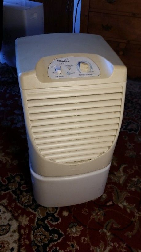 Whirlpool AD-40D2 Humidifier. Good Condition Runs Nice And Quiet