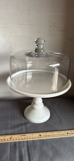 Pioneer woman cake holder