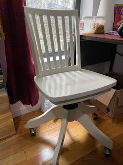 wooden revolving chair with wheels